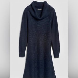 Banana Republic Cable Knit Sweater Dress💙